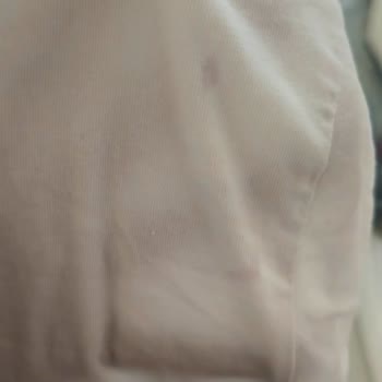 OMO Ultra Power Kapsül Deterjanı Tişörtlerimde Kalıcı Leke Bıraktı