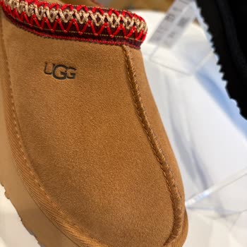 A101'den Aldığım UGG Botta Renk Ve Doku Farklılığı