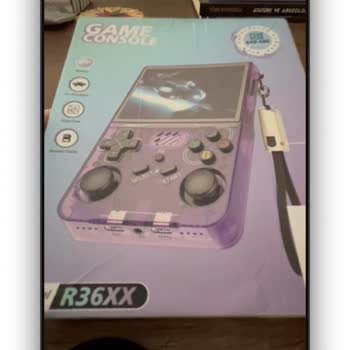 Kırık Ekranlı Retro Konsol Ve Cevapsız Müşteri Desteği