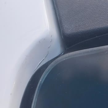 Yetkili Serviste Cam Değişimi Sonrası Gövde Hasarı Ve Kalitesiz Boya Koruma
