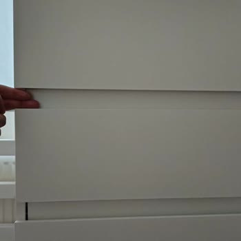 Kullen Şifonyerde Çekmeceler Arasındaki Boşluklar Kullanım Alanını Yarıyor