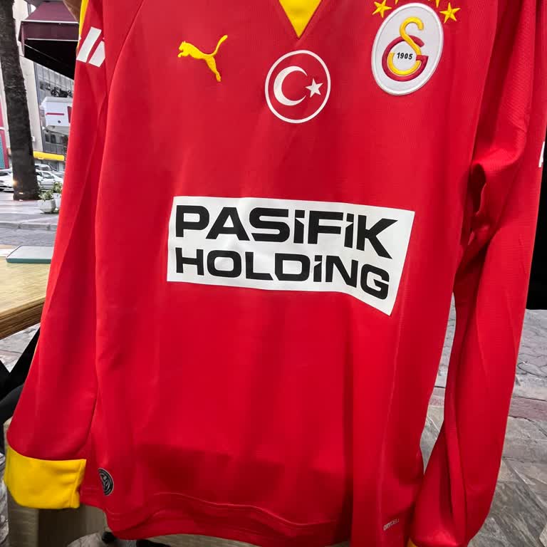 İzmir Alsancak GS Store’da Çalışanın Aşağılayıcı Tavırına Karşı Değişim İsteği