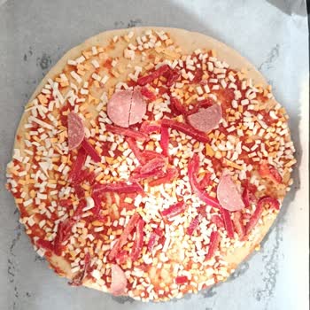 Superfresh King Extra Sucuklu Pizzada Görsel Ve İçerik Farkı