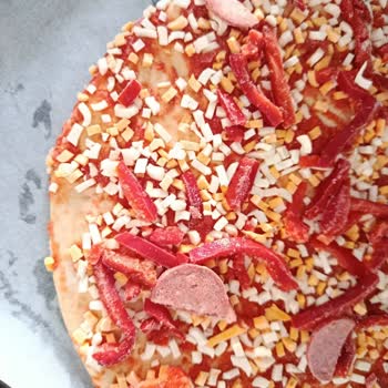 Superfresh King Extra Sucuklu Pizzada Görsel Ve İçerik Farkı