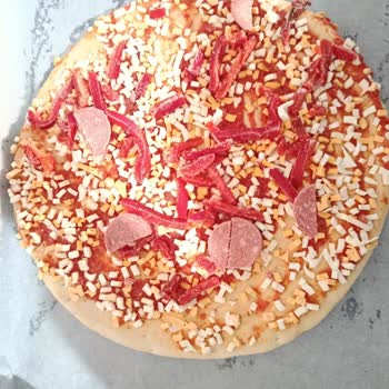 Superfresh King Extra Sucuklu Pizzada Görsel Ve İçerik Farkı