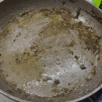 Karaca Tava Setinde Yapışmaz Özellik Sorunu Ve Mağaza Müdürünün İlgisiz Tutumu