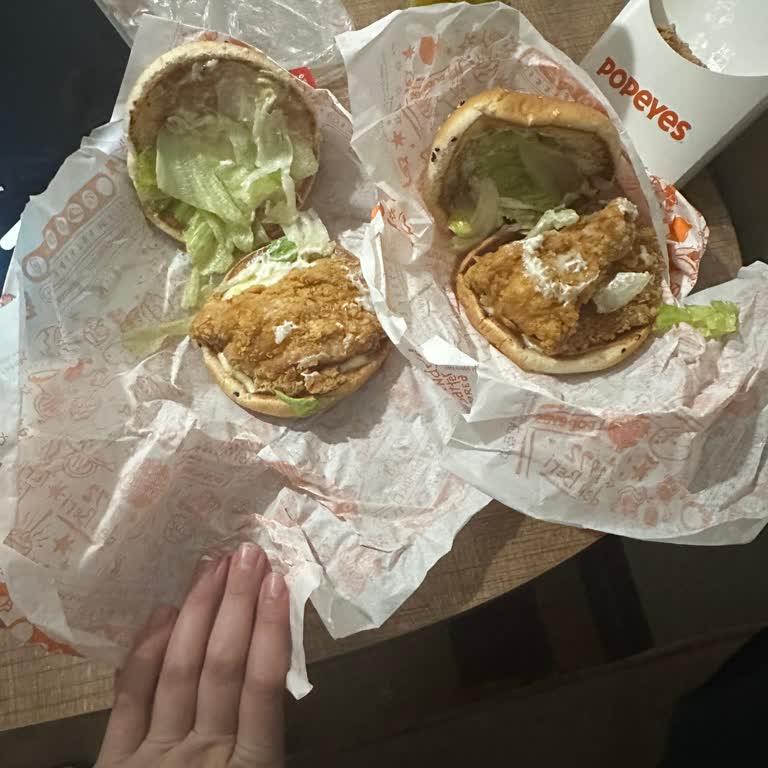 İki Kez Yanlış Pop Chicken Menüsü, Çocuğum Aç Kaldı