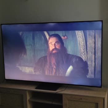 Samsung 75Q7F5 Televizyonunda Panel Kusuru Ve Geciken İade Süreci