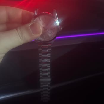 Saat Kordonu Kırıldı, Mağaza Değişim Ve İade Sunmuyor
