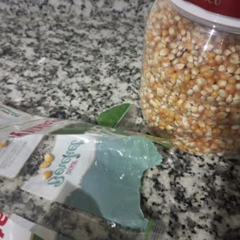 Tekirdağ Çerkezköy Onur Market Şubesinde Böceklenmiş Mısır Satışı
