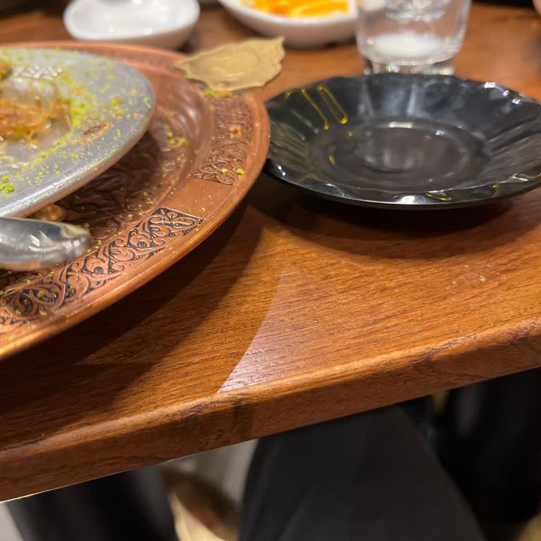 Beş Kişiye Tek Meze, Bozulmuş Künefe