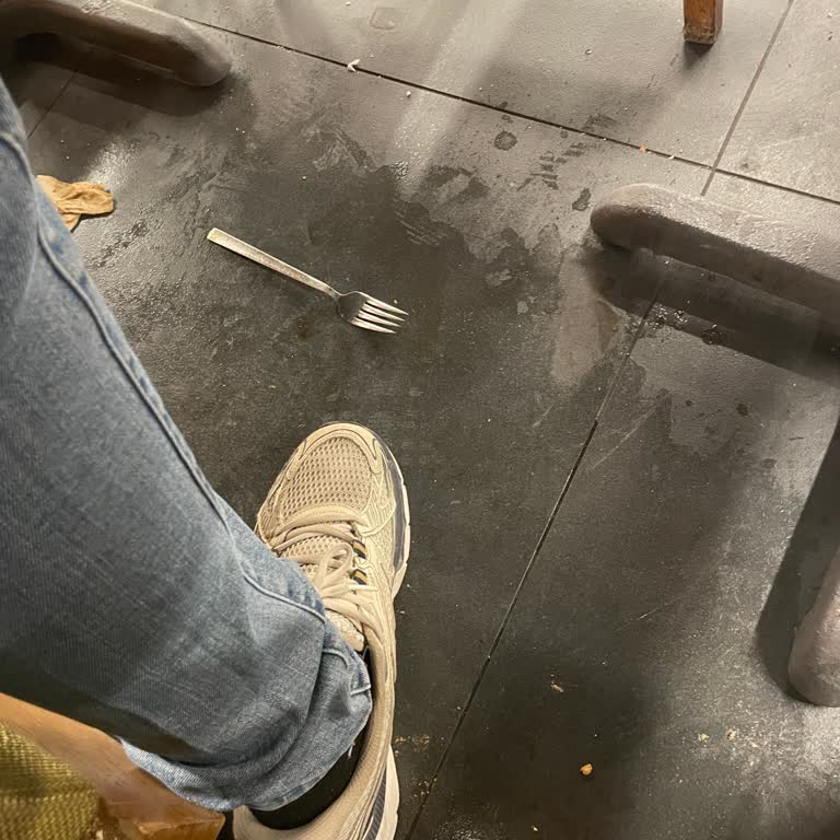 Köfteci Yusuf Şubesinde Hijyen Aksaklığı Ve 30 Dakikalık Bekleme