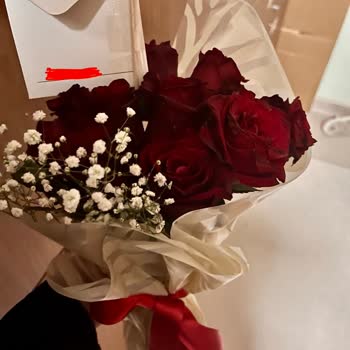 Premium Buket Görseli Yanıltması Ve Geciken Teslimat Nedeniyle Tam İade Talebi