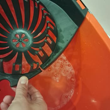 Macromax Temizlik Setinin Sıkma Aparatı Kısa Sürede Kırıldı, Yedek Parça Talebi