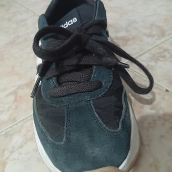 Adidas Bayan Ayakkabısının Kısa Sürede Renk Atması Ve Koku Sorunu
