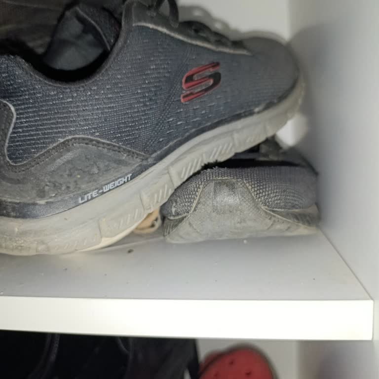 Skechers Ayakkabısında Şiddetli Koku Sorunu Ve Değişim Talebi