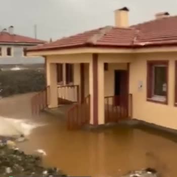 AFAD Sel Ve Su Baskınına Uğramış Deprem Konutu