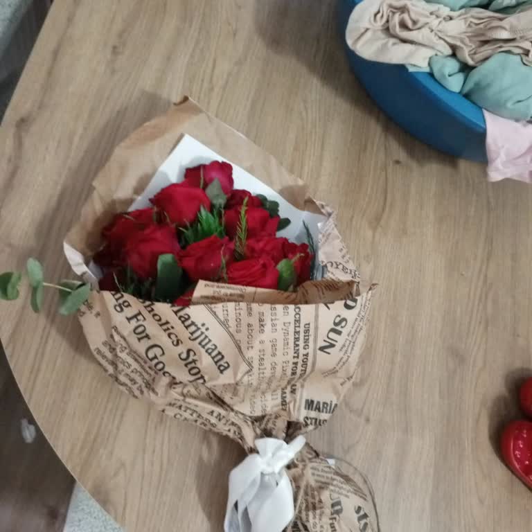 Solmuş Güller Ve Özensiz Paketleme Nedeniyle İade Talebi