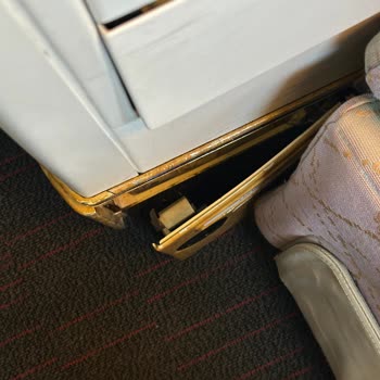 Business Sınıfı Koltuklarının Eski Ve Kırık Olması Nedeniyle Ücret İadesi Talebi