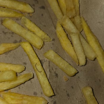 Popeyes Patates Kızartmasında Zımba Telinin Keşfi Gıda Güvenliği Sorunu