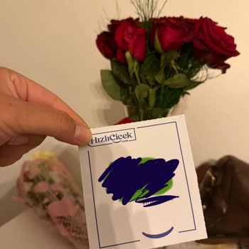 Renkli Çiçek İsteği Karşılanmadı, Teslimat Gecikti