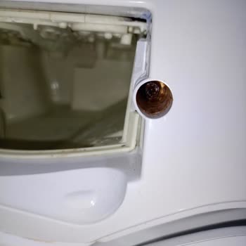 Su Kaçağı Ve Pas Sorunu Nedeniyle Garanti Çamaşır Makinemin Cihaz Değişimi Talebi