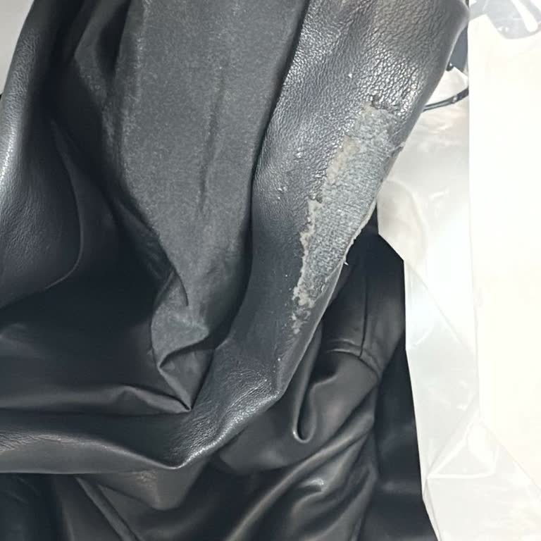 Kısa Sürede Deforme Olan Deri Mont İçin Değişim Ve İade Talebi