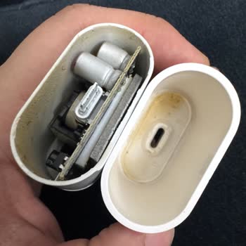 Apple Adaptörünün Yanması Ev Güvenliğini Tehlikeye Attı