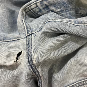Mavi Jean Pantolonun Kısa Sürede Yırtılması Ve Mağaza Tarafından Tüketici Hatası İddiası