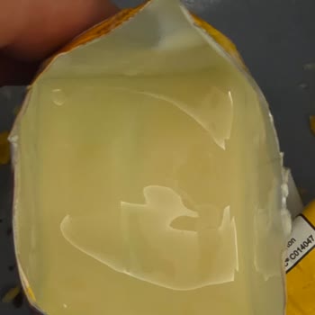 Bozulmuş Süt, Emziren Anne Ve Bebeği Tehlikeye Attı
