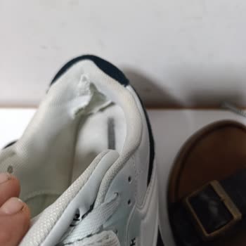 Reebok Ayakkabım 25 Gün İçinde Yırtıldı, İnceleme Reddedildi