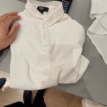 Mavi Akbatı'da Alınan T-Shirt Çekti, Mağaza Çözüm Sunmadı