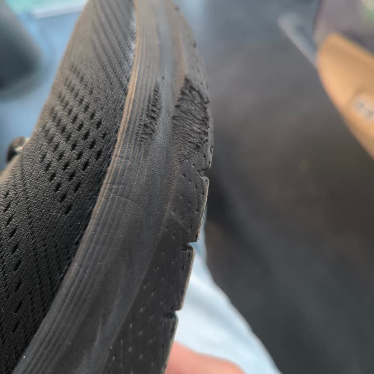 İlk Yıkamada Skechers Ayakkabısında Soyulma Ve Değişim Talebi