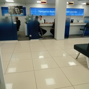 Tek Gişte Uzun Kuyruk Ve Saatlik Kredi Kartı Beklemesi