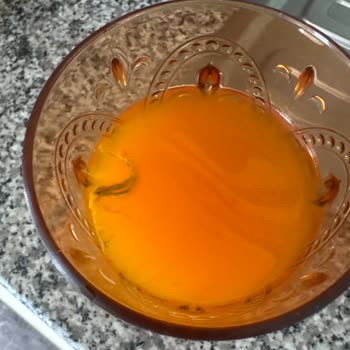 Cappy Meyve Suyu İçinde Anlaşılmaz Nesne Ve Kötü Görünüm
