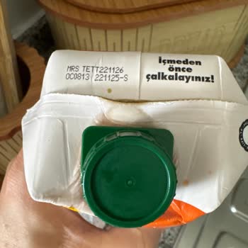 Cappy Meyve Suyu İçinde Anlaşılmaz Nesne Ve Kötü Görünüm