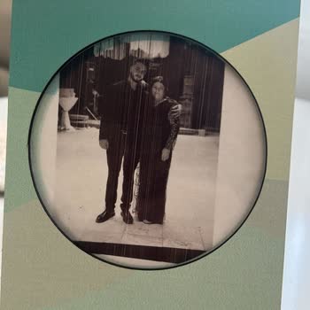 Anneler Günü Hediyesinde Kalitesiz Çiçek Sepeti Fotoğraf Ve Çerçeve