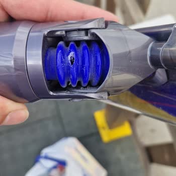 Dyson V15 Lazer Başlığının Mavi Hortumu Deforme Olması Ve Garanti Dışında Bırakılması