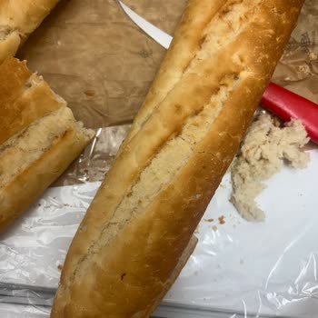 Baget Ekmek Pişmemiş Ve Hamur Gibi, Sürekli Kalitesiz Ürün