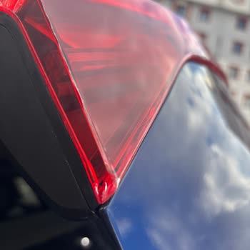 Garanti Dışı Çatlayan Bagaj Stopu Ve LED Arızası