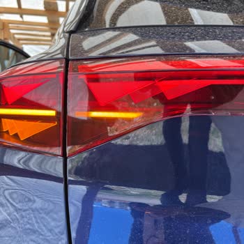 Garanti Dışı Çatlayan Bagaj Stopu Ve LED Arızası