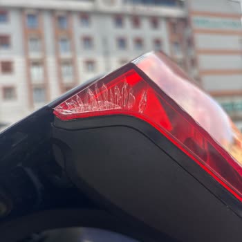 Garanti Dışı Çatlayan Bagaj Stopu Ve LED Arızası