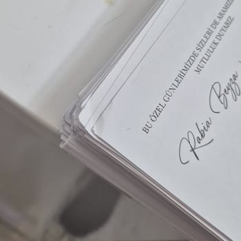 Kalitesiz Davetiyeler Ve Özensiz Paketleme Nedeniyle Hayal Kırıklığı