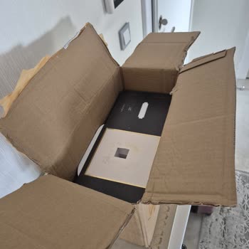 Kalitesiz Davetiyeler Ve Özensiz Paketleme Nedeniyle Hayal Kırıklığı