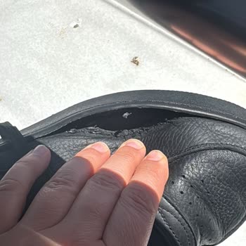 Lacoste Ayakkabıda Dikiş Patlaması Ve Deformasyon, Bakım İddiasına Rağmen Kalite Sorunu