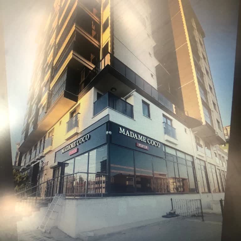 Madame Coco Personelin Sert Ve Azarlayıcı Tutumu Müşteri Deneyimini Bozuyor