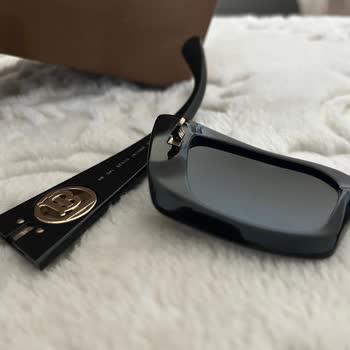 Garanti Süresi Bitmek Üzere Burberry Gözlüğümde Üretim Hatası, Boyner Reddetti