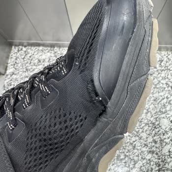 Kalitesiz Skechers Ayakkabıda Açılma Sorunu Ve Mağaza İletişimsizliği