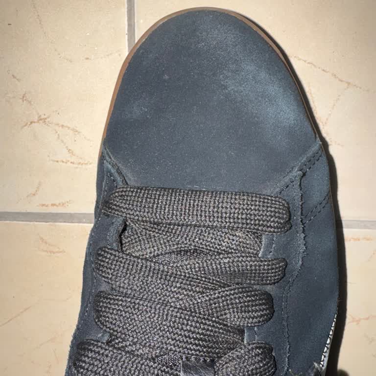 Deichmann Eskişehir Şubesinde Puma Ayakkabısının İlk Temizliğinde Renk Solması