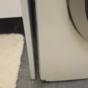 Siemens IQ500 Çamaşır Makinesinde Ön Kapak Paslanması Şikayeti